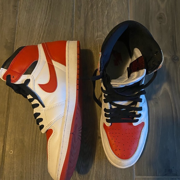 MENS NIKE JORDANS - Picture 3 of 3